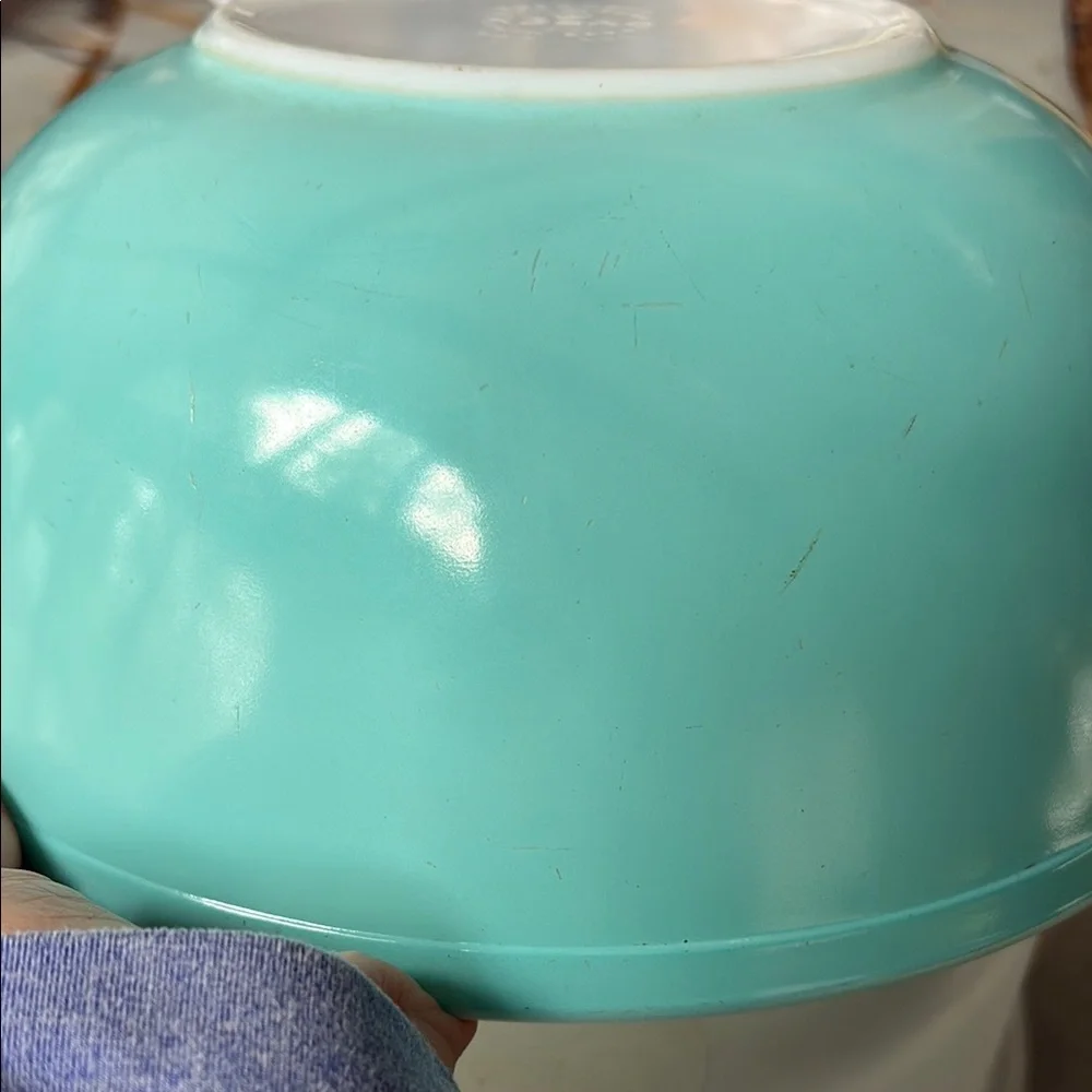 Pyrex Vintage 4qt Mixing Bowl - Picture 7 of 7